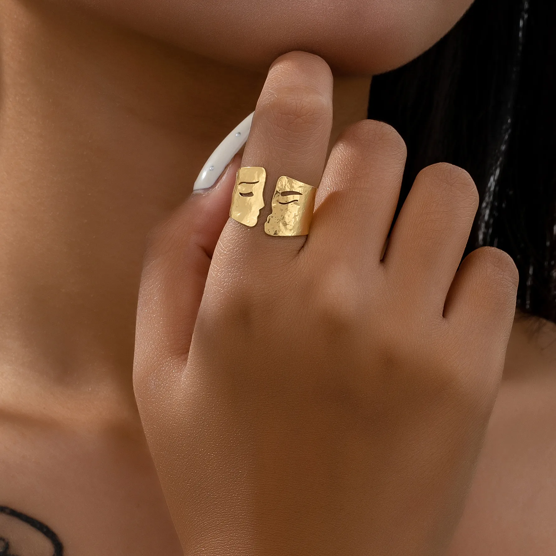 Wholesale Jewelry Elegant Romantic Portrait Human Face Alloy 14K Gold Plated Plating Wide Band Rings display picture 1