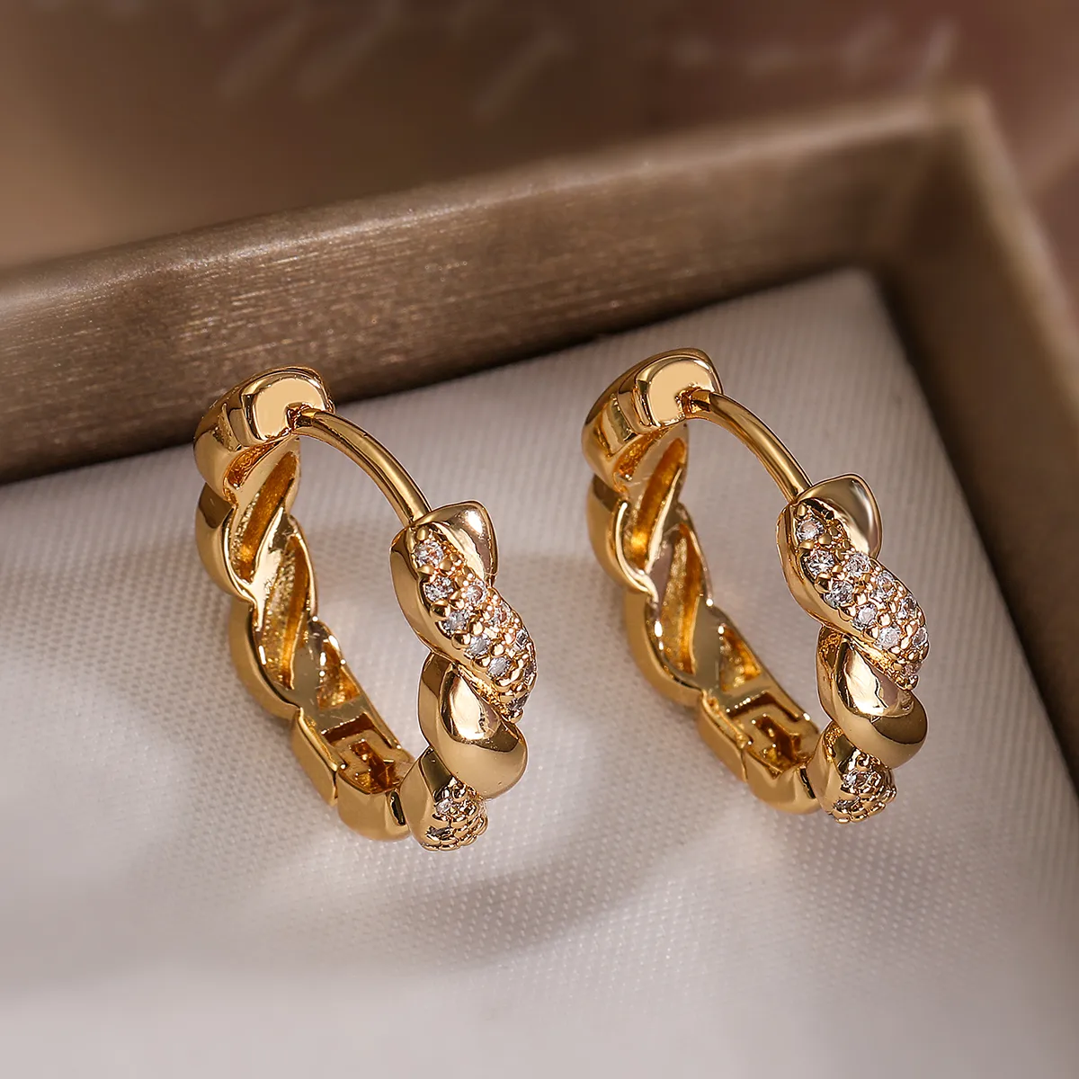 1 Pair Simple Style Commute Geometric Inlay Copper Zircon 18K Gold Plated White Gold Plated Earrings display picture 6
