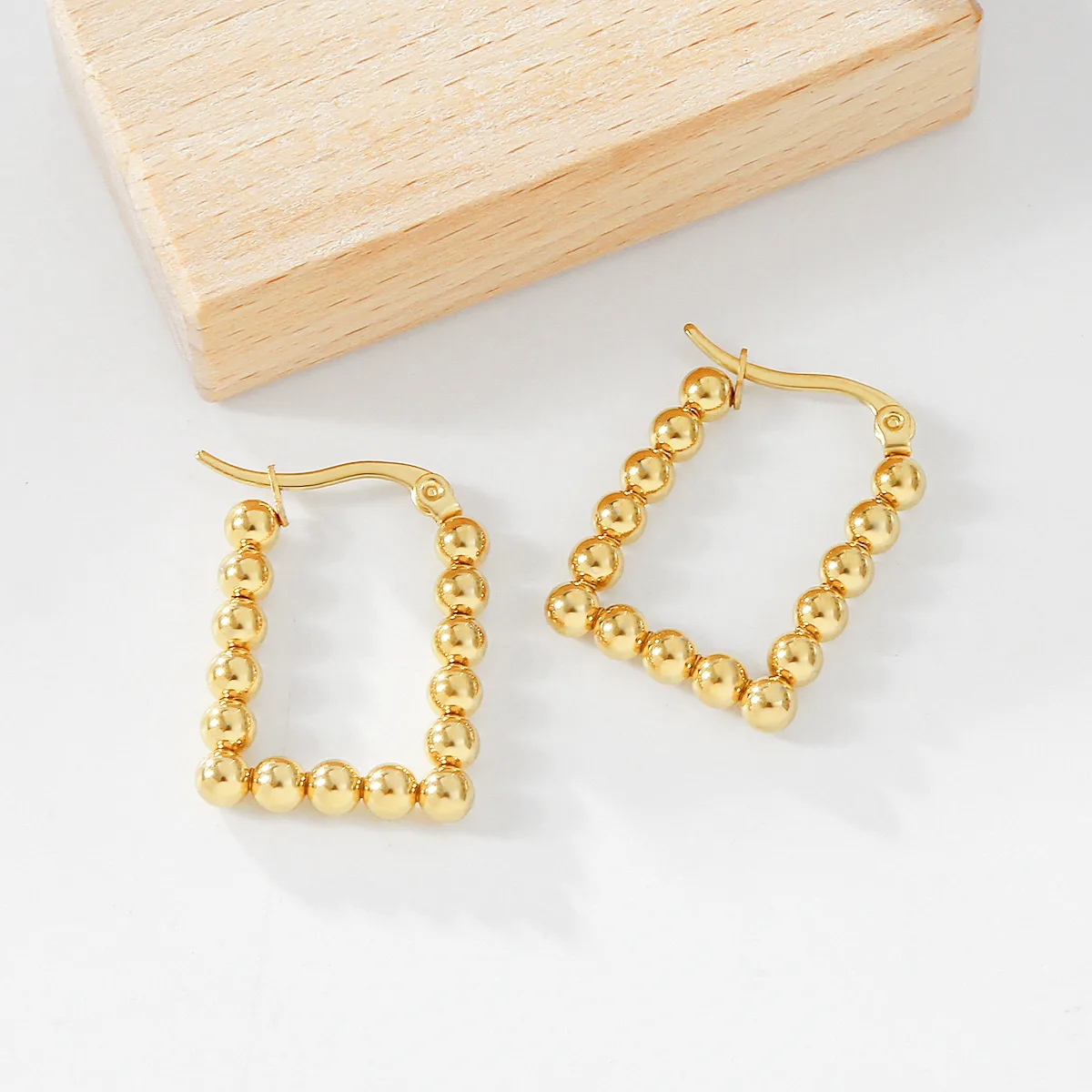 1 Pair Simple Style U Shape Round Square Plating 304 Stainless Steel 18K Gold Plated Earrings display picture 7