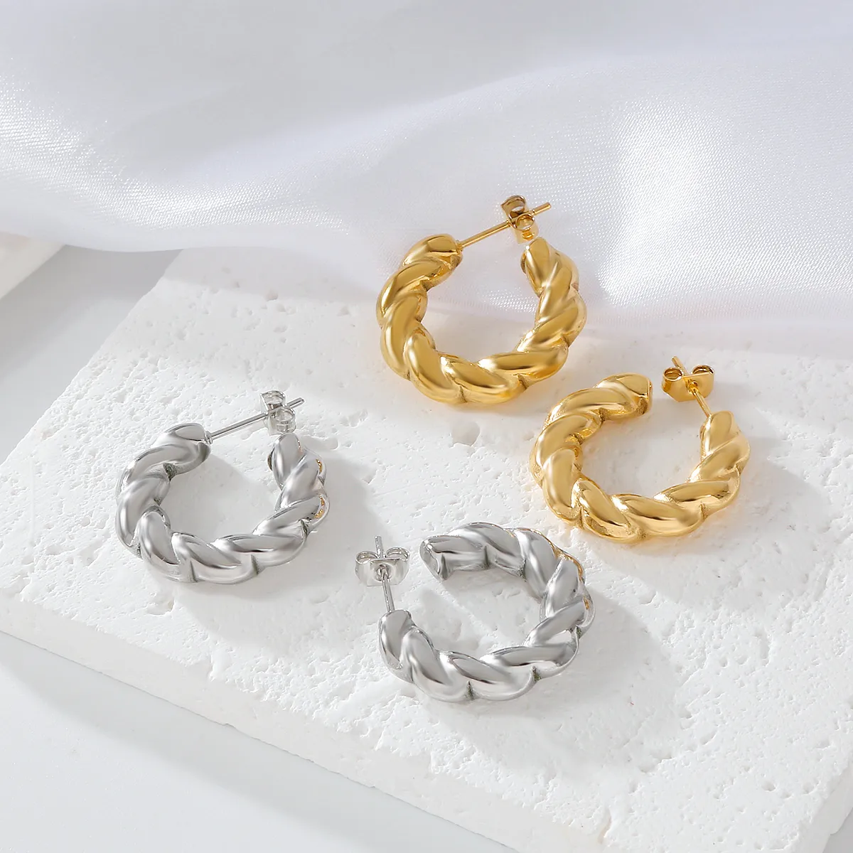 1 Pair Elegant Exaggerated Oversized C Shape Solid Color Twist Hollow Out 304 Stainless Steel 18K Gold Plated Earrings Ear Studs display picture 21