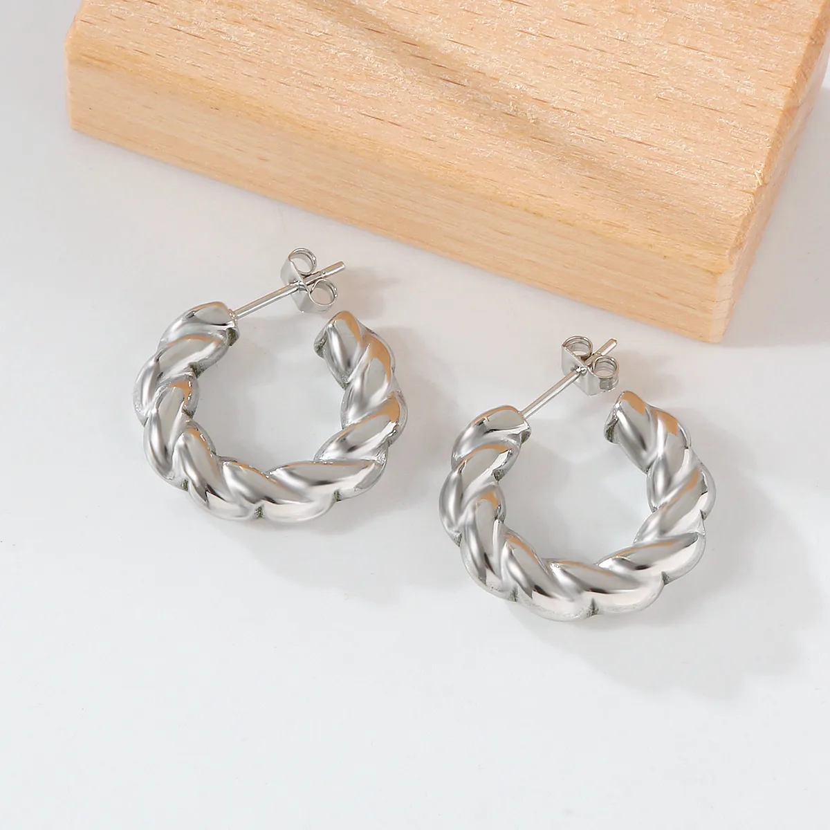 1 Pair Elegant Exaggerated Oversized C Shape Solid Color Twist Hollow Out 304 Stainless Steel 18K Gold Plated Earrings Ear Studs display picture 19
