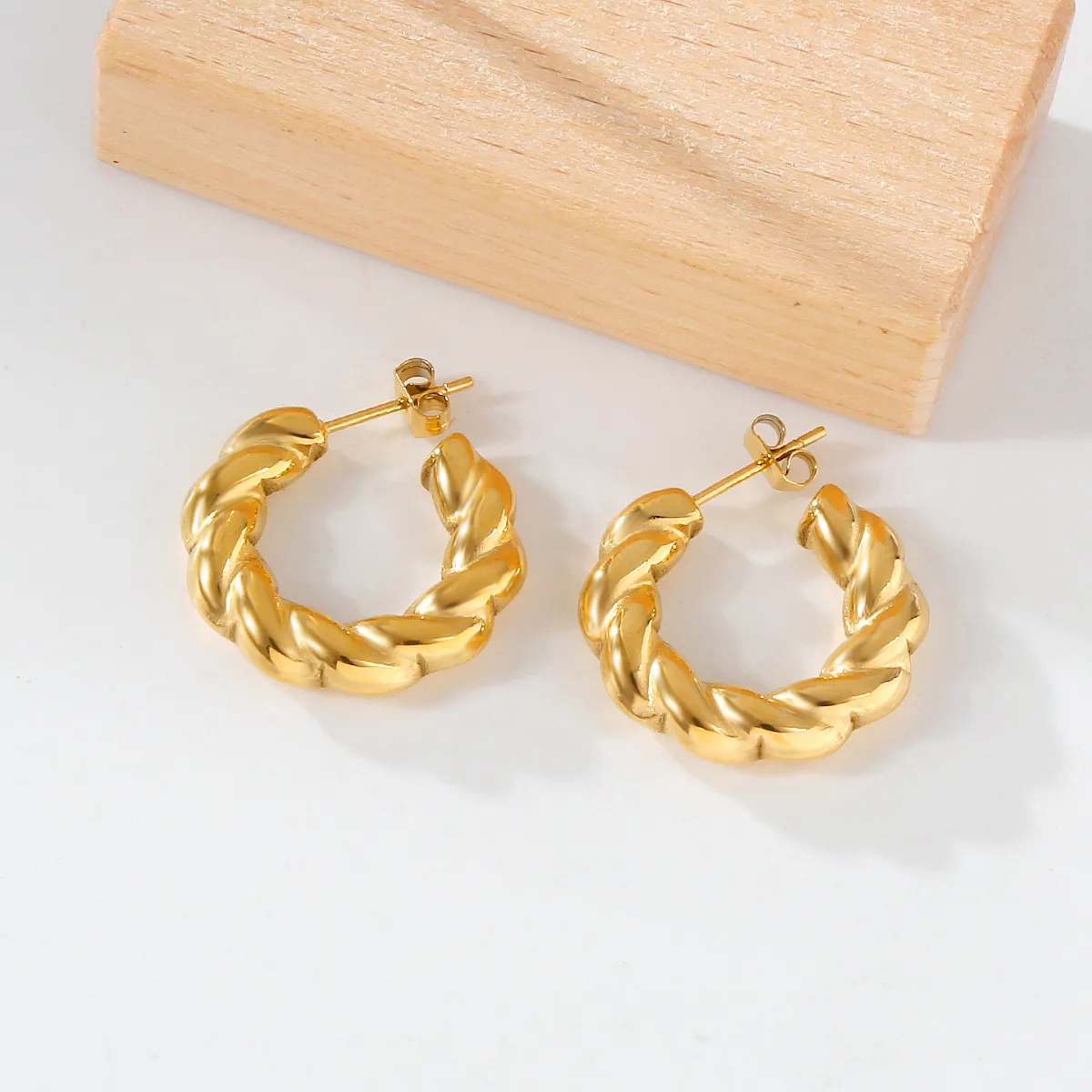 1 Pair Elegant Exaggerated Oversized C Shape Solid Color Twist Hollow Out 304 Stainless Steel 18K Gold Plated Earrings Ear Studs display picture 20