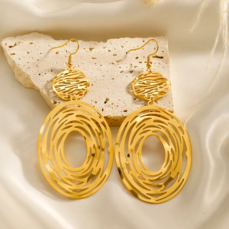 1 Pair Simple Style Classic Style Flower Plating 304 Stainless Steel 304 Stainless Steel 14K Gold Plated Drop Earrings display picture 1