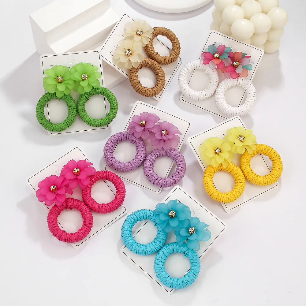 1 Pair Vacation Beach Sweet Circle Flower Arylic Raffia Hoop Earrings display picture 1