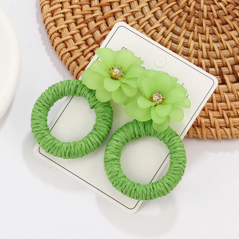 1 Pair Vacation Beach Sweet Circle Flower Arylic Raffia Hoop Earrings display picture 4
