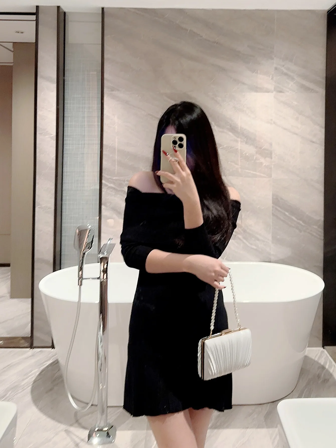 Women's Small Polyester Solid Color Vintage Style Classic Style Beading Lock Clasp Evening Bag display picture 5