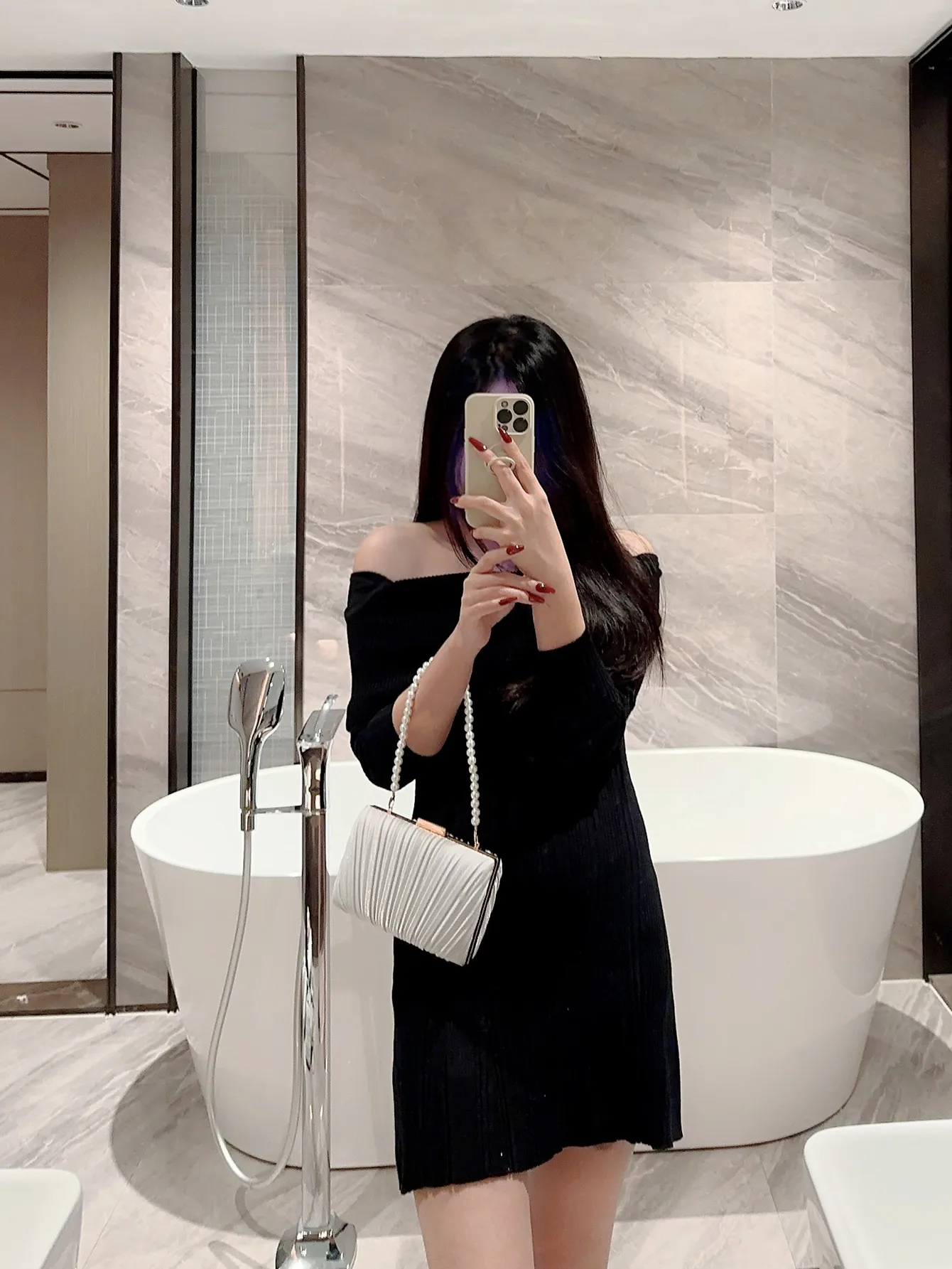 Women's Small Polyester Solid Color Vintage Style Classic Style Beading Lock Clasp Evening Bag display picture 6
