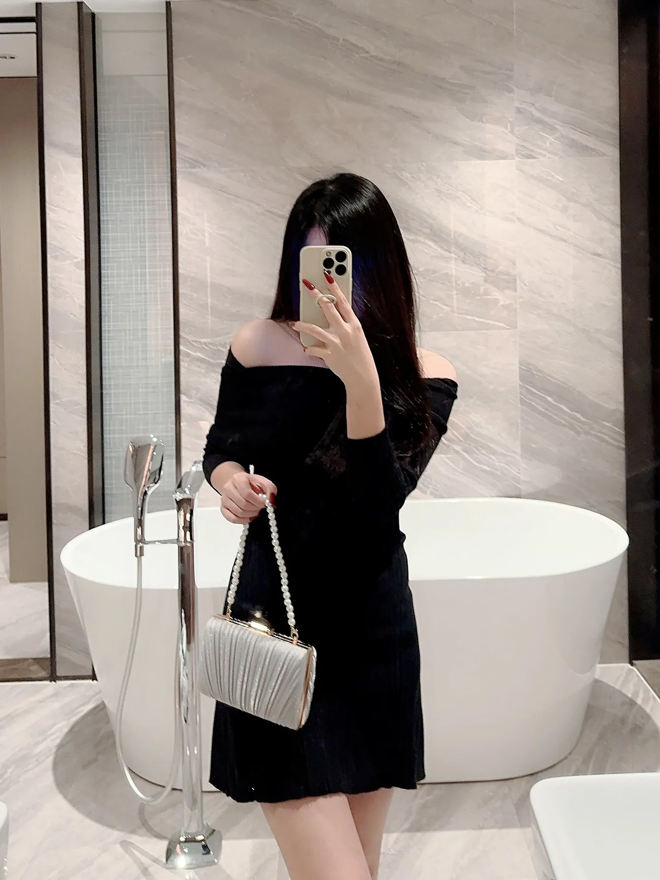 Women's Small Polyester Solid Color Vintage Style Classic Style Beading Lock Clasp Evening Bag display picture 8