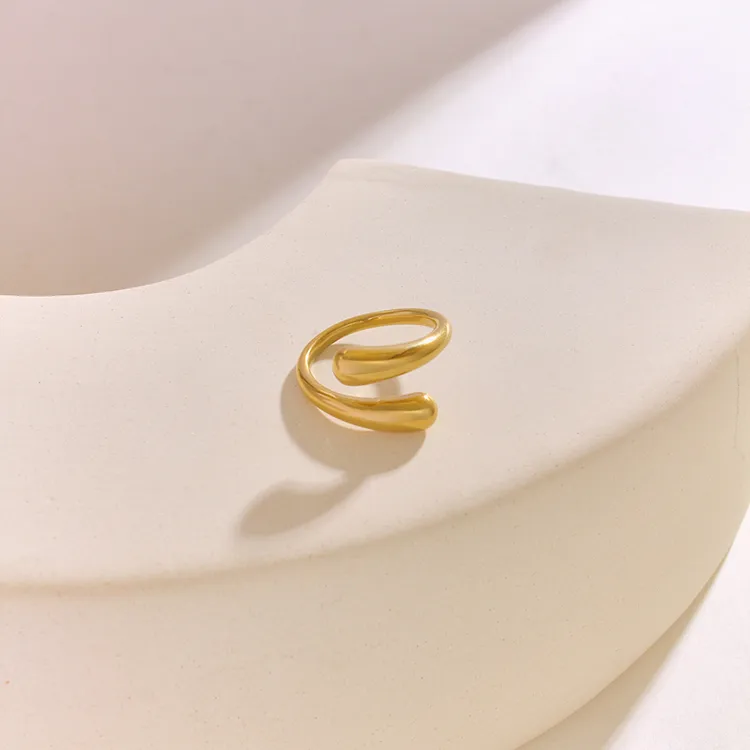 Simple Style Classic Style Solid Color 304 Stainless Steel 18K Gold Plated Rings In Bulk display picture 3
