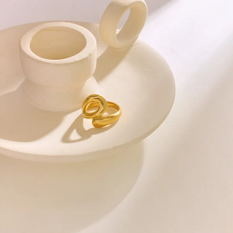 Simple Style Classic Style Solid Color 304 Stainless Steel 18K Gold Plated Rings In Bulk display picture 10