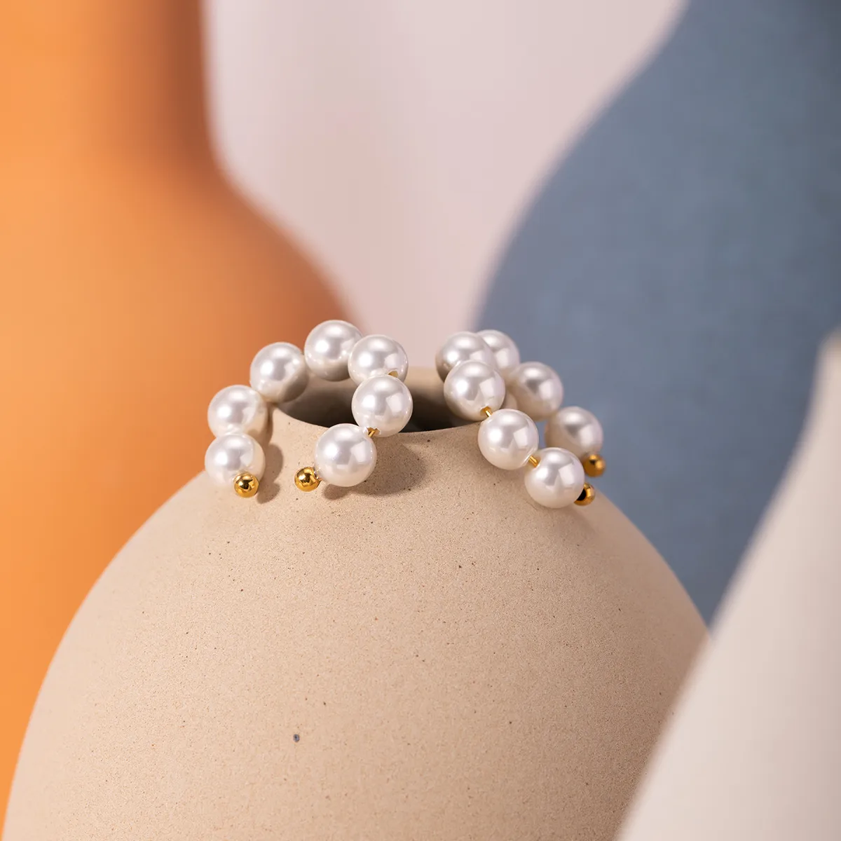 1 Pair IG Style Simple Style C Shape Pearl 304 Stainless Steel 18K Gold Plated Ear Cuffs display picture 2