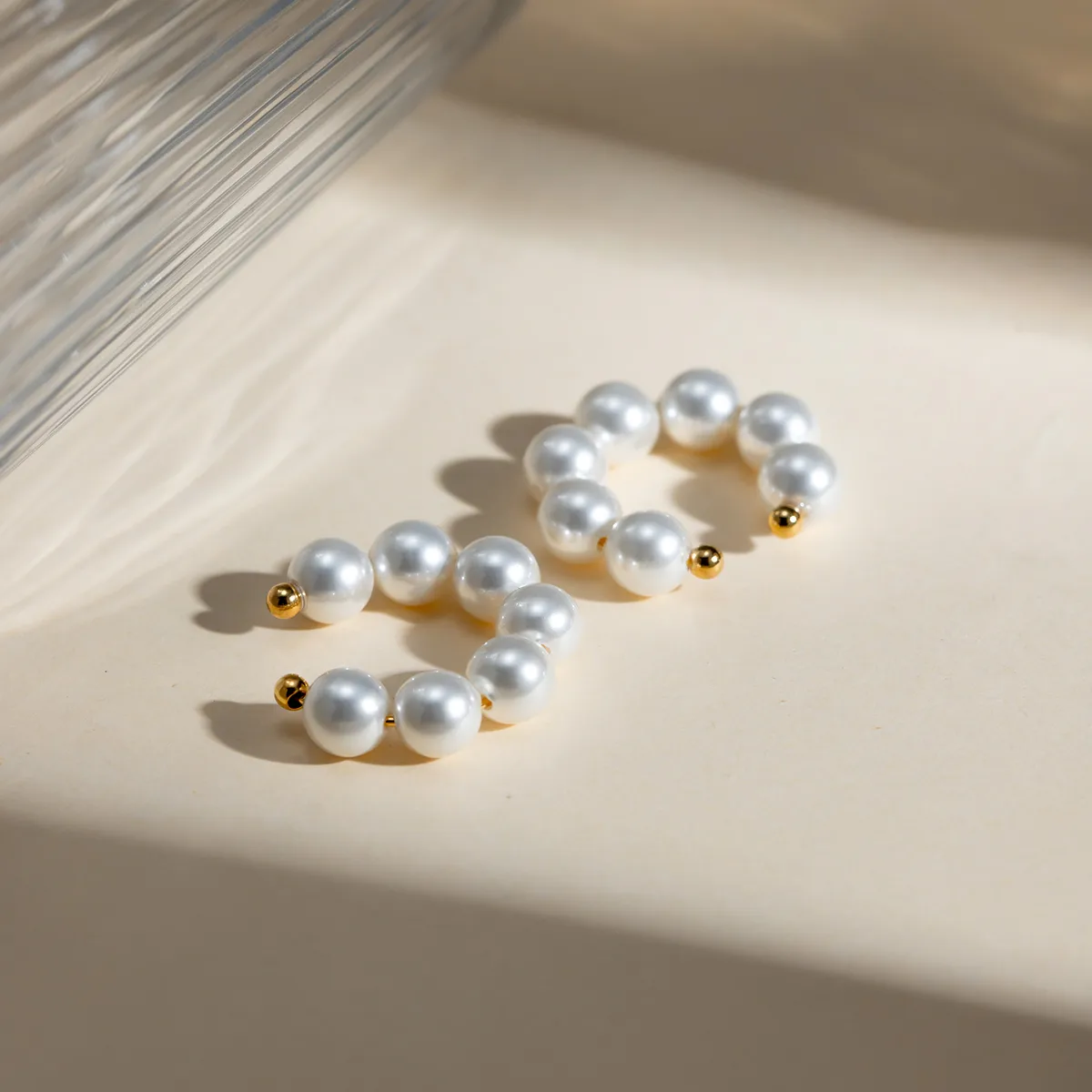 1 Pair IG Style Simple Style C Shape Pearl 304 Stainless Steel 18K Gold Plated Ear Cuffs display picture 5