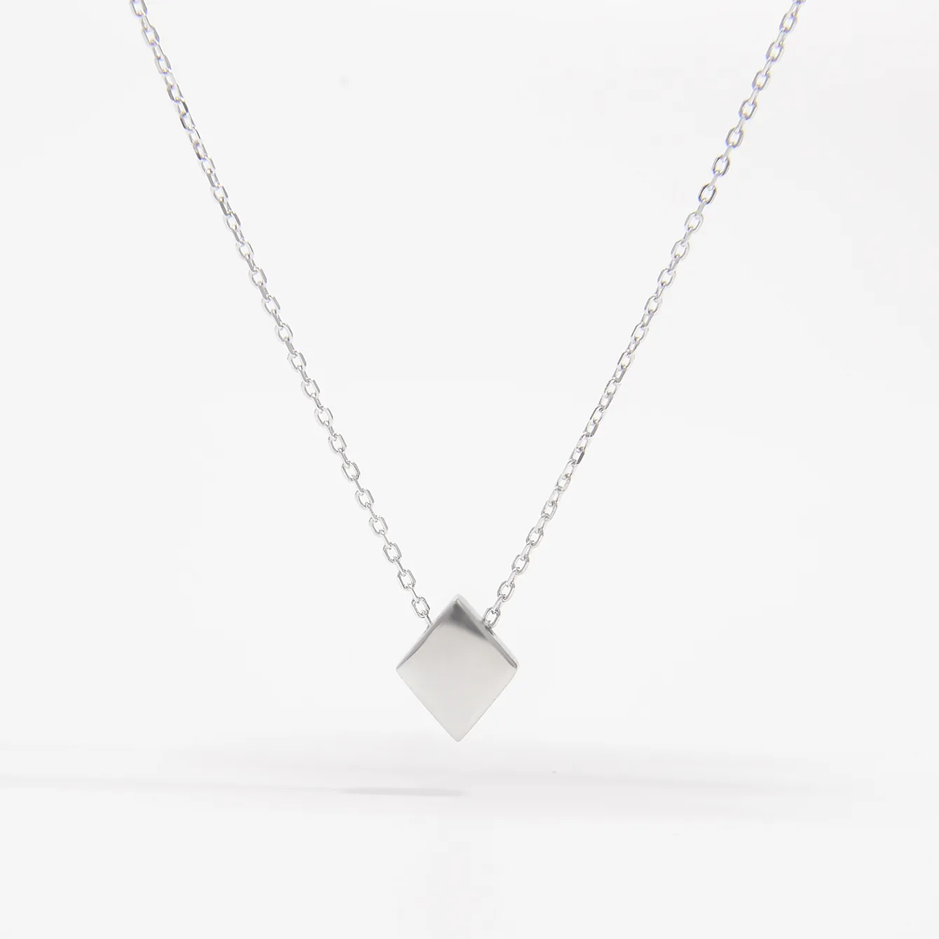 925 Sterling Silver Water Plating Zircon Plating Inlay Round Square Pendant Necklace display picture 3