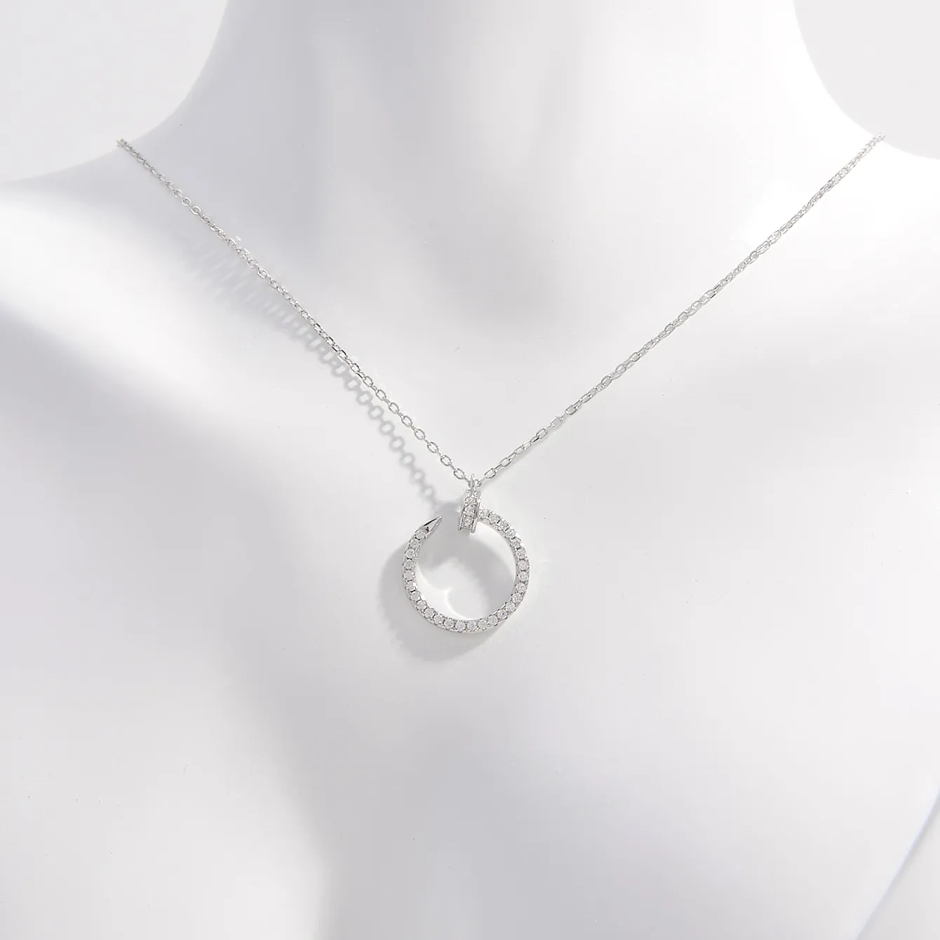 925 Sterling Silver Water Plating Zircon Plating Inlay Round Square Pendant Necklace display picture 6