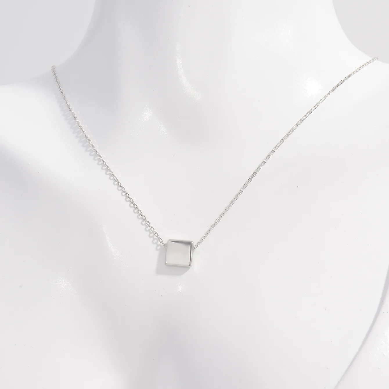 925 Sterling Silver Water Plating Zircon Plating Inlay Round Square Pendant Necklace display picture 8