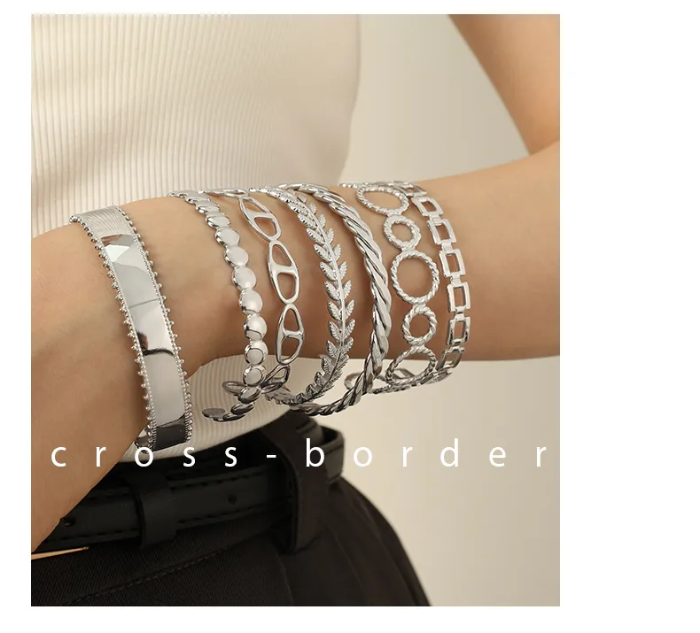 Titanium Steel 18K Gold Plated IG Style Cool Style Plating Circle Waves Bangle display picture 7