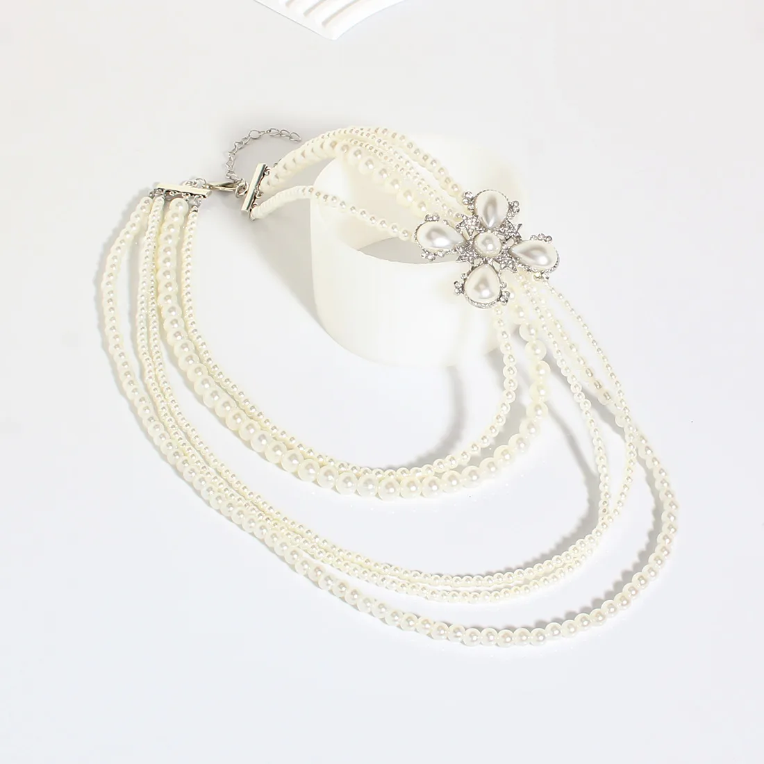 Wholesale Jewelry Casual Elegant Glam Round Imitation Pearl Silver Plated Beaded Plating Layered Necklaces display picture 6