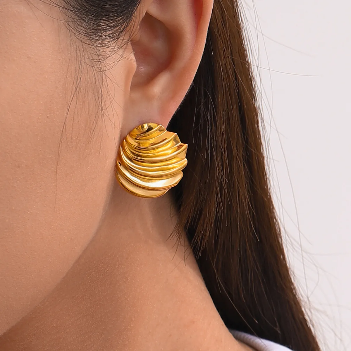 1 Pair IG Style Simple Style Solid Color 304 Stainless Steel 18K Gold Plated Ear Studs display picture 1
