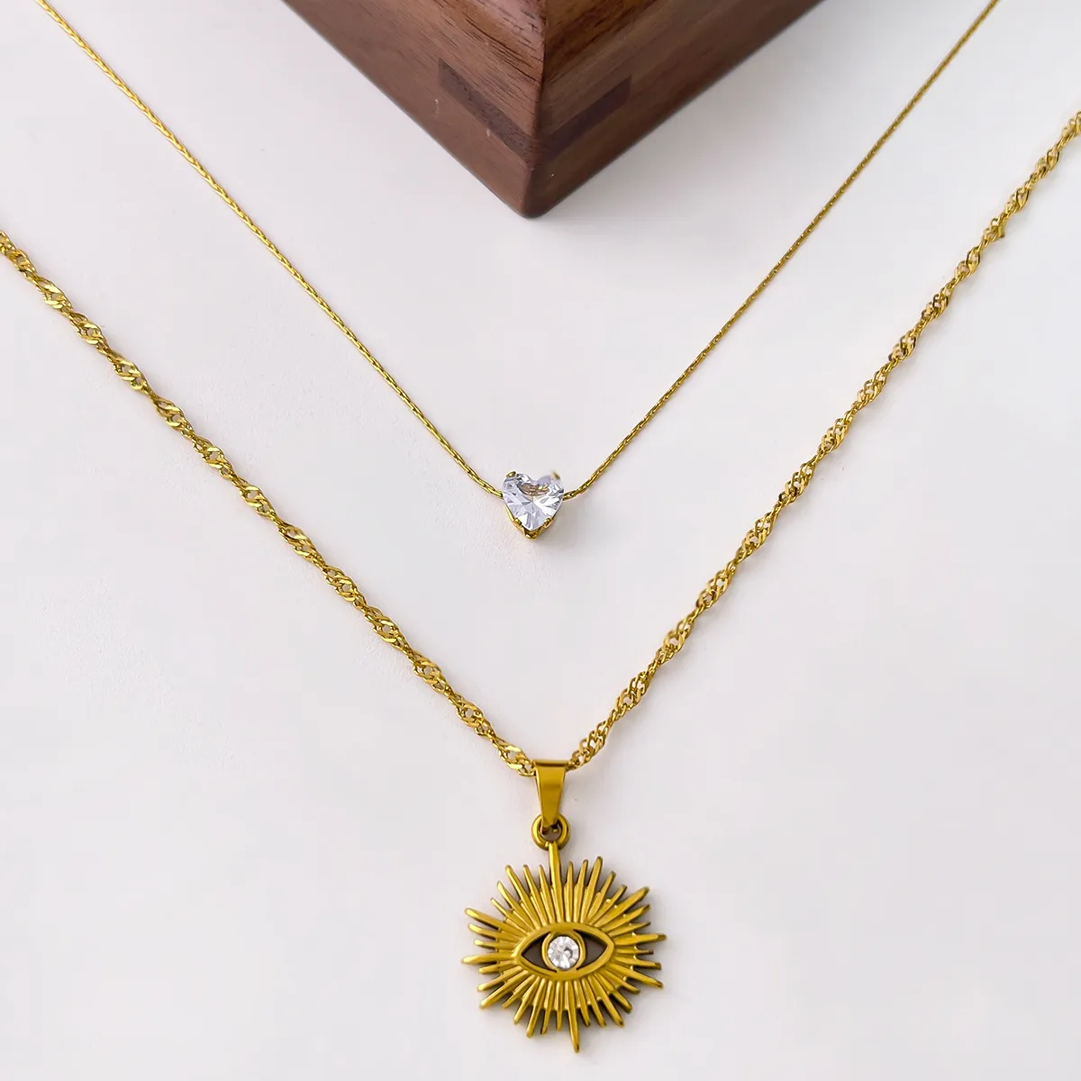 304 Stainless Steel 18K Gold Plated Simple Style Classic Style Plating Inlay Devil's Eye Heart Shape Zircon Pendant Necklace display picture 7