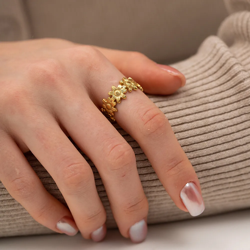 304 Stainless Steel 18K Gold Plated Sweet Enamel Plating Flower Rings display picture 3