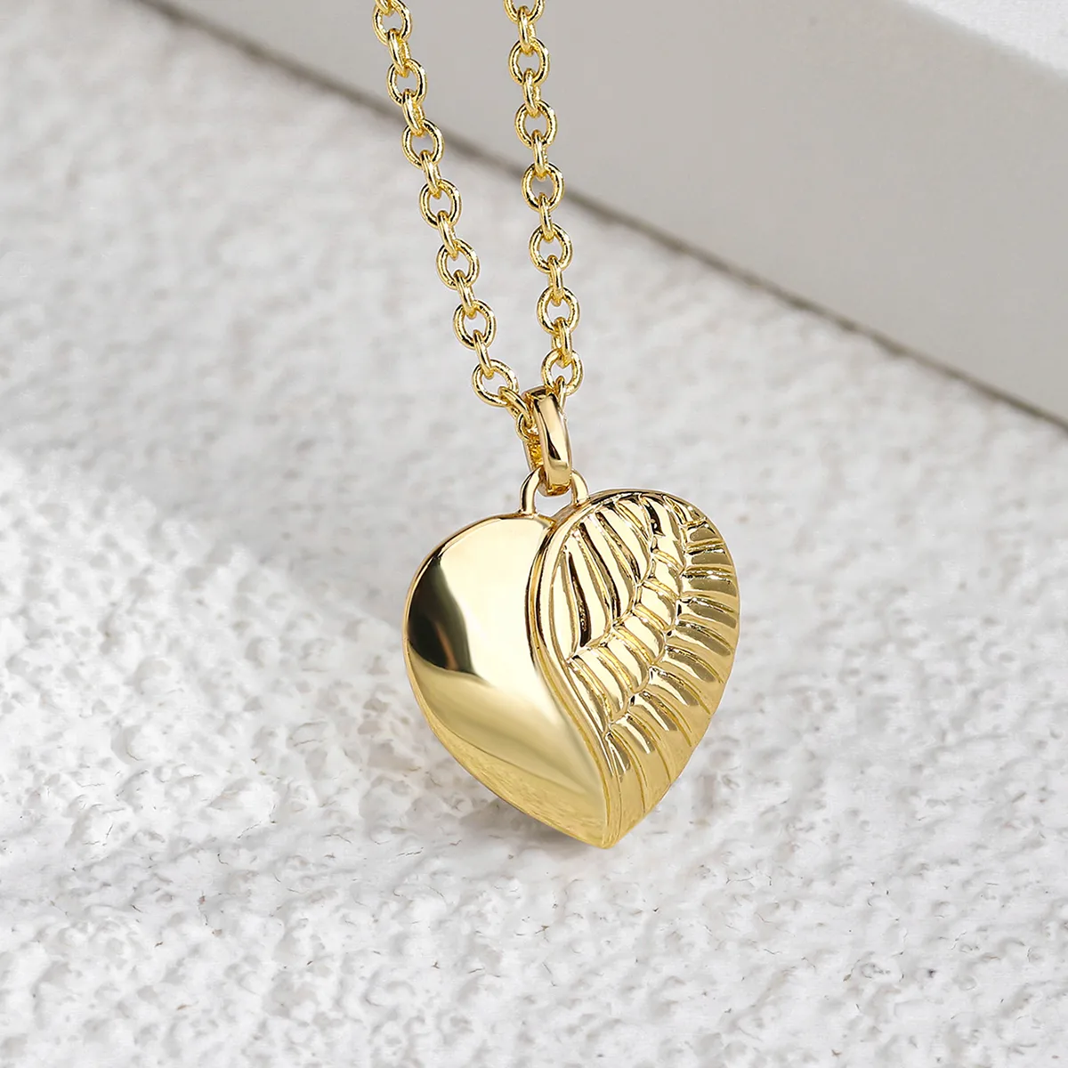 Copper 18K Gold Plated Simple Style Pearl Inlay Heart Shape Solid Color Zircon Necklace display picture 16