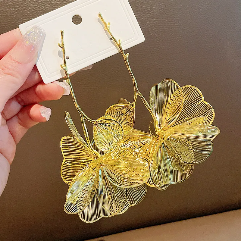 1 Pair Elegant Retro Luxurious Flower Plating Alloy Copper Gold Plated Silver Plated Drop Earrings display picture 6