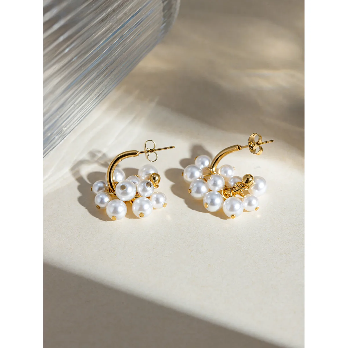 1 Pair Sweet Solid Color Patchwork Plating 304 Stainless Steel Imitation Pearl Pearl 18K Gold Plated Drop Earrings display picture 3