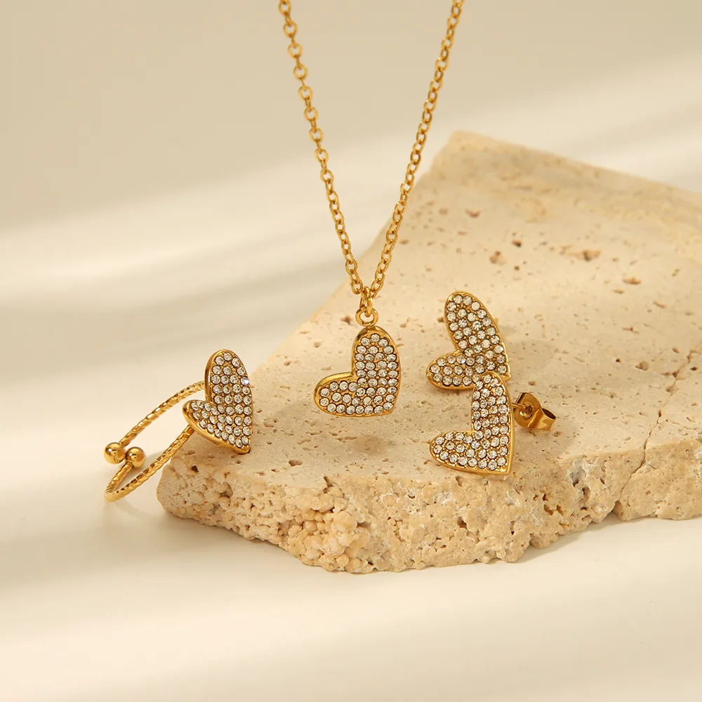 304 Stainless Steel 18K Gold Plated Basic Modern Style Classic Style Inlay Heart Shape Rhinestones Rings Earrings Necklace display picture 2