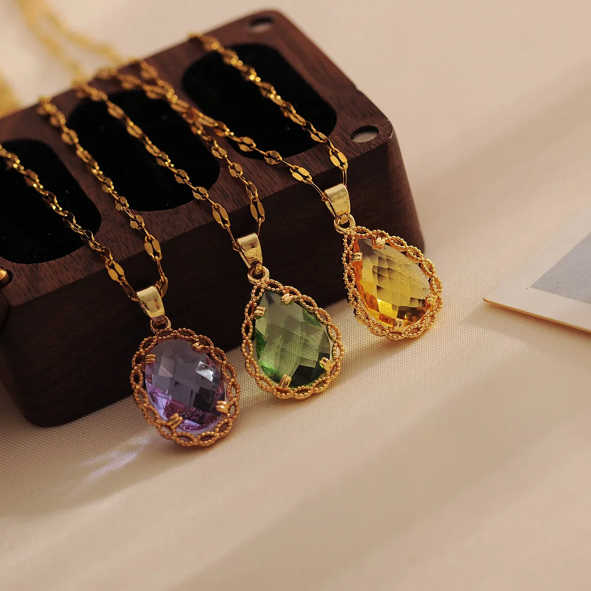 Wholesale Casual Simple Style Shiny Water Droplets Titanium Steel Copper Inlay 18K Gold Plated Zircon Pendant Necklace display picture 1