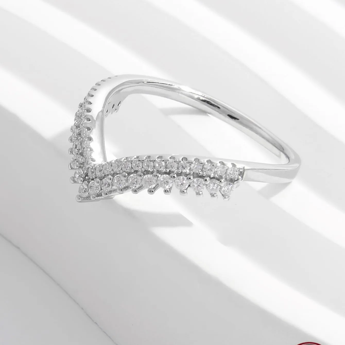 Sterling Silver White Gold Plated Simple Style Shiny Inlay V Shape Zircon Rings display picture 1