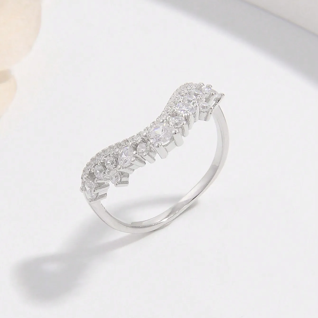 Sterling Silver White Gold Plated Simple Style Shiny Inlay V Shape Zircon Rings display picture 4