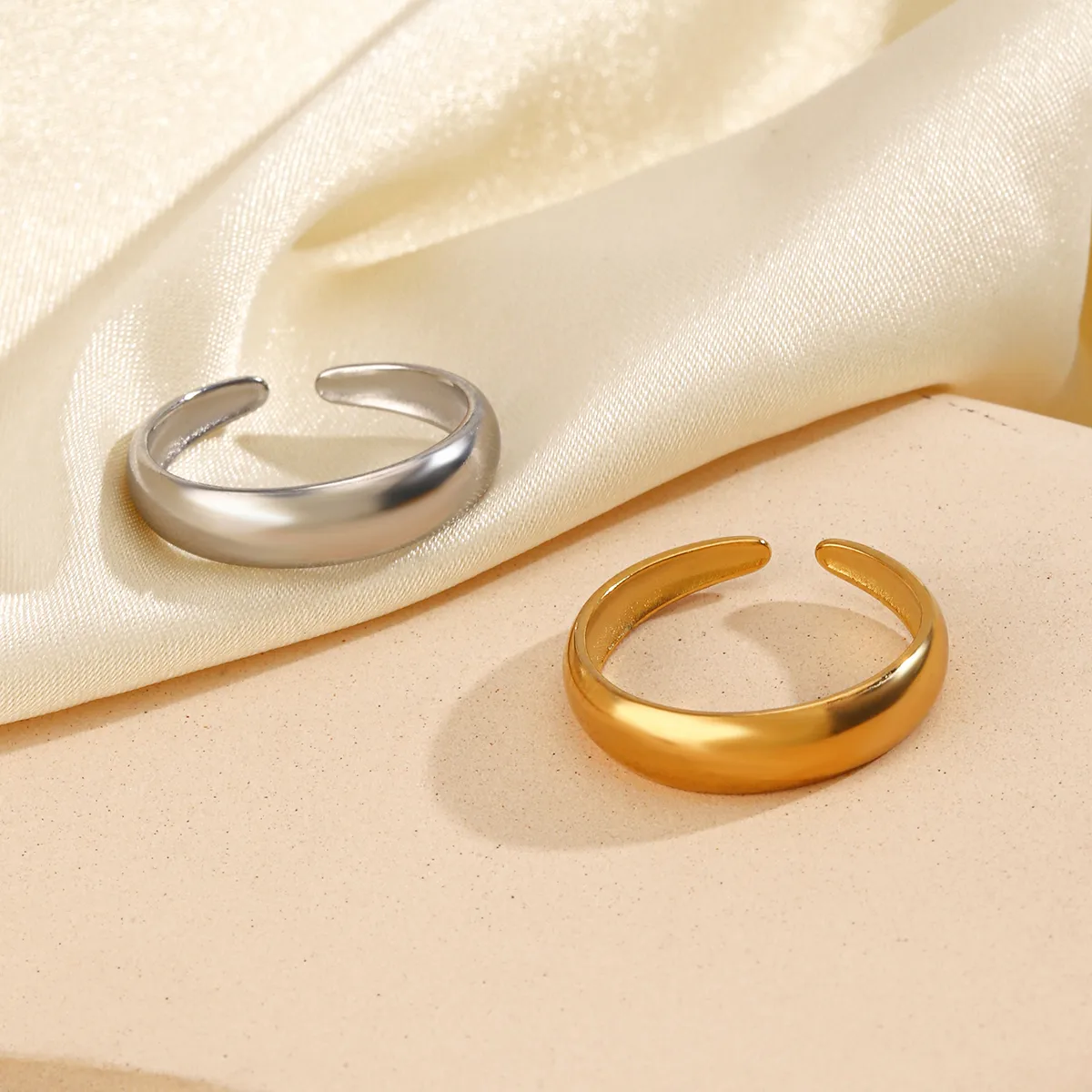 304 Stainless Steel 18K Gold Plated Simple Style Solid Color Open Rings display picture 3