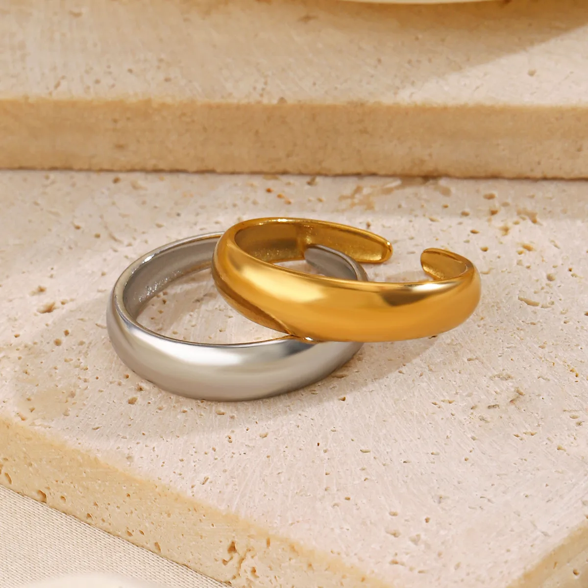 304 Stainless Steel 18K Gold Plated Simple Style Solid Color Open Rings display picture 2