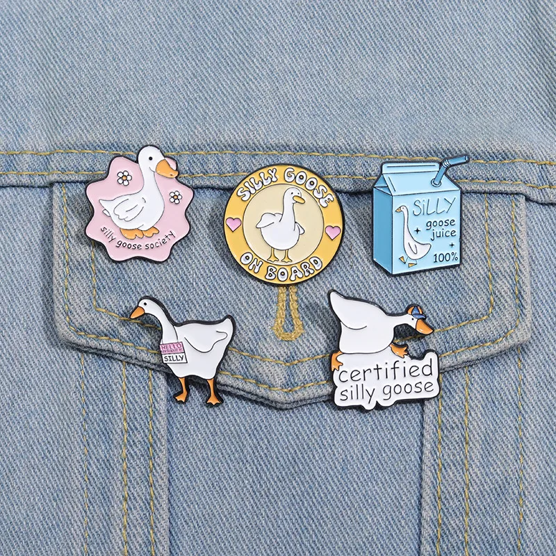 Simple Style Classic Style Animal Zinc Alloy Plating Unisex Brooches display picture 7