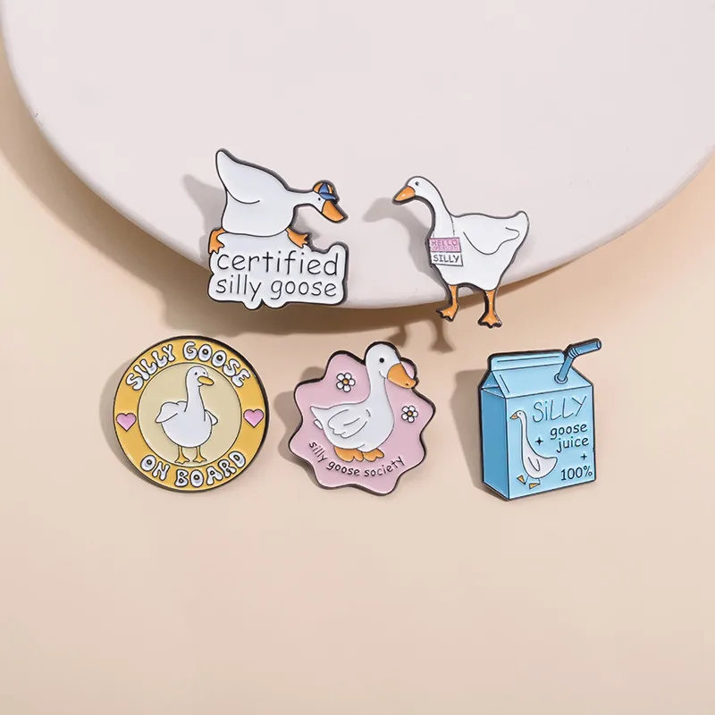 Simple Style Classic Style Animal Zinc Alloy Plating Unisex Brooches display picture 10