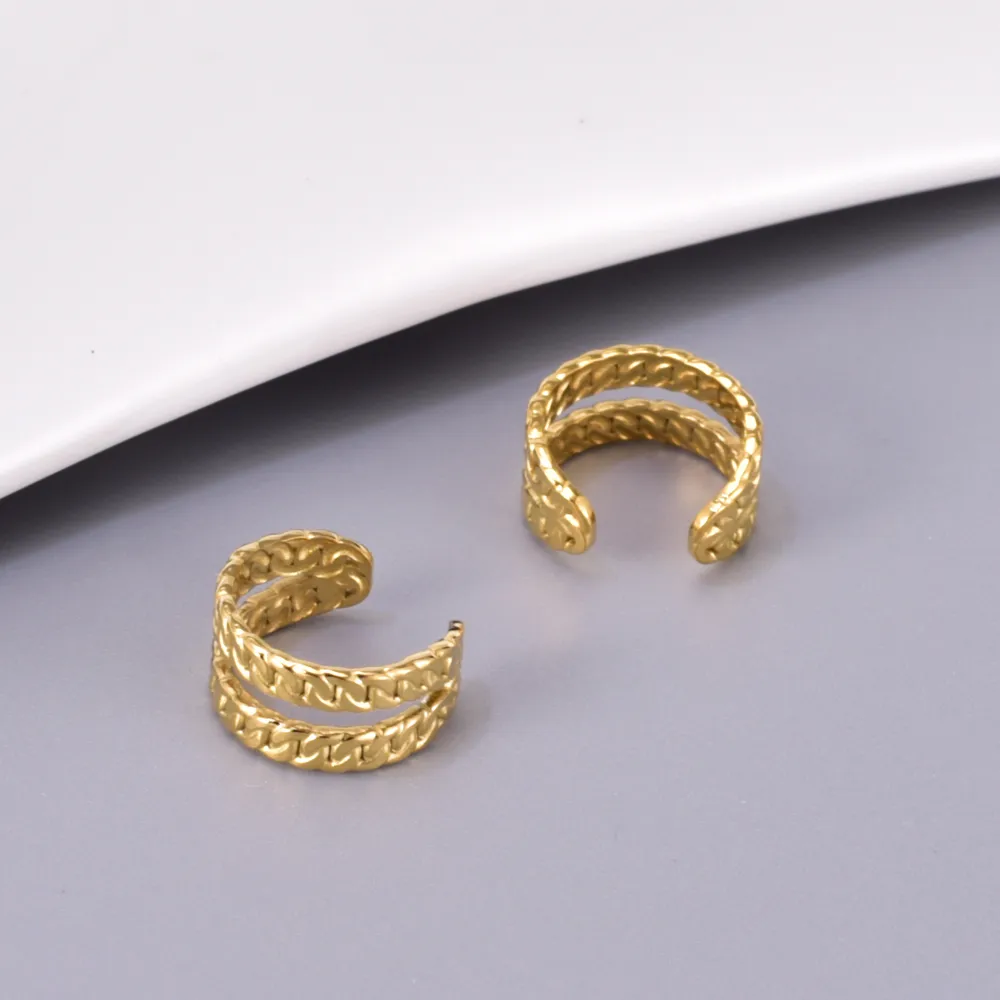 1 Pair Simple Style Classic Style Solid Color Plating 304 Stainless Steel Titanium Steel 18K Gold Plated Ear Cuffs display picture 2