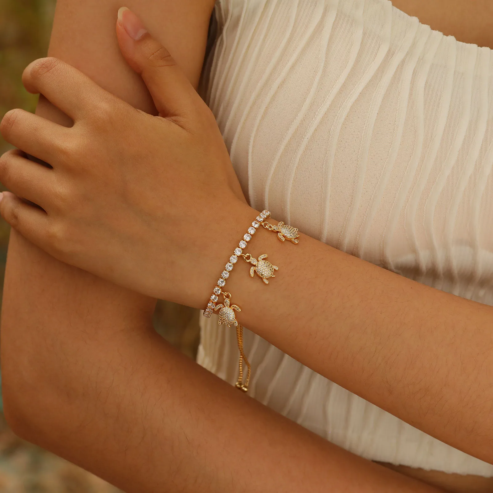 Copper 18K Gold Plated Cute Beach Shiny Inlay Animal Heart Shape Flower Zircon Bracelets display picture 5