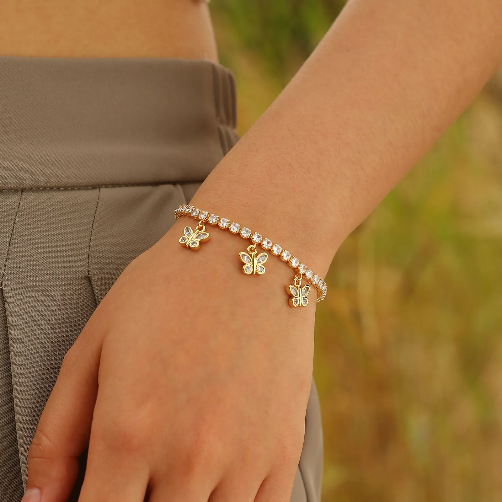 Copper 18K Gold Plated Cute Beach Shiny Inlay Animal Heart Shape Flower Zircon Bracelets display picture 12