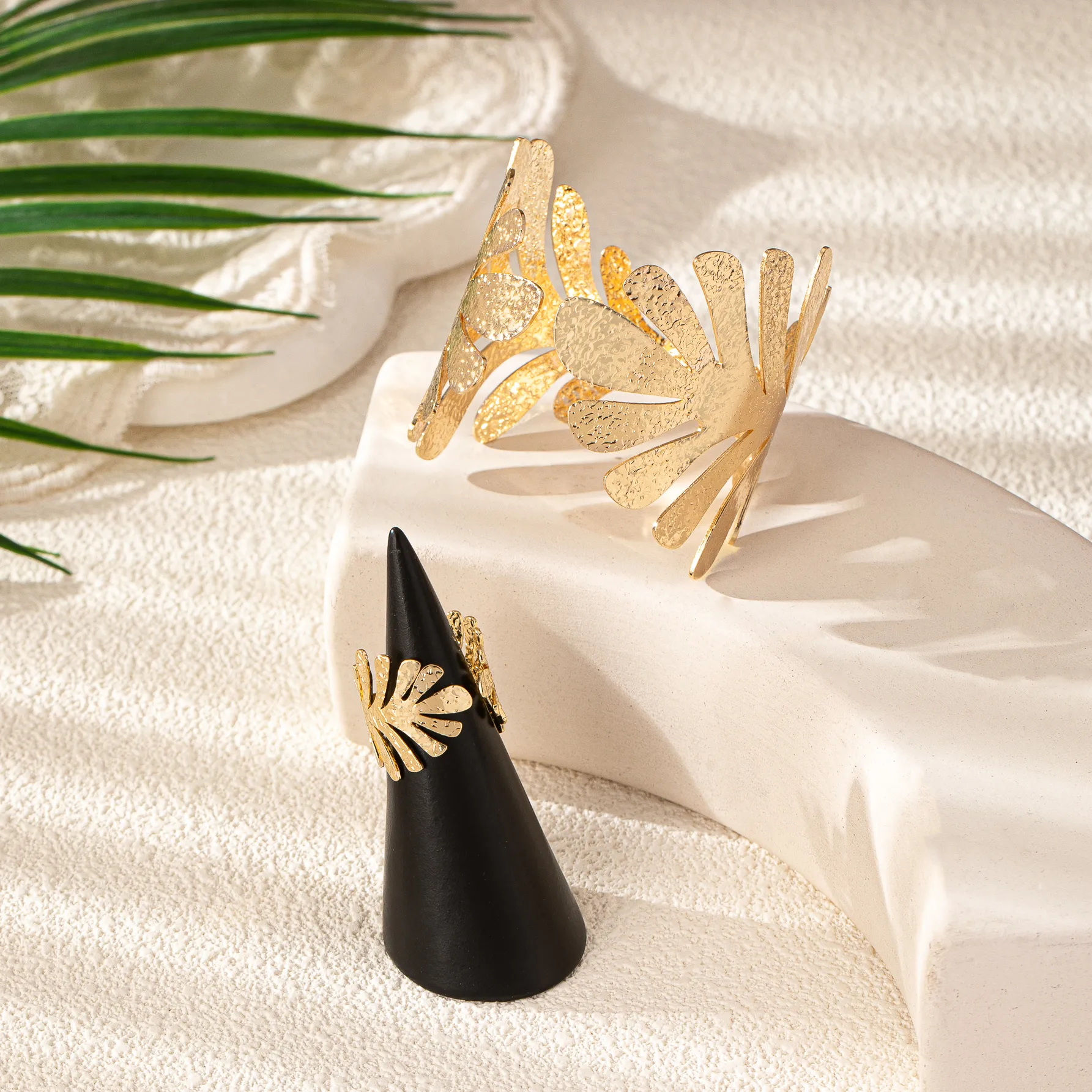 Glam Vacation Romantic Leaf Leaves 14K Gold Plated Alloy Wholesale Rings Bracelets Jewelry Set display picture 5