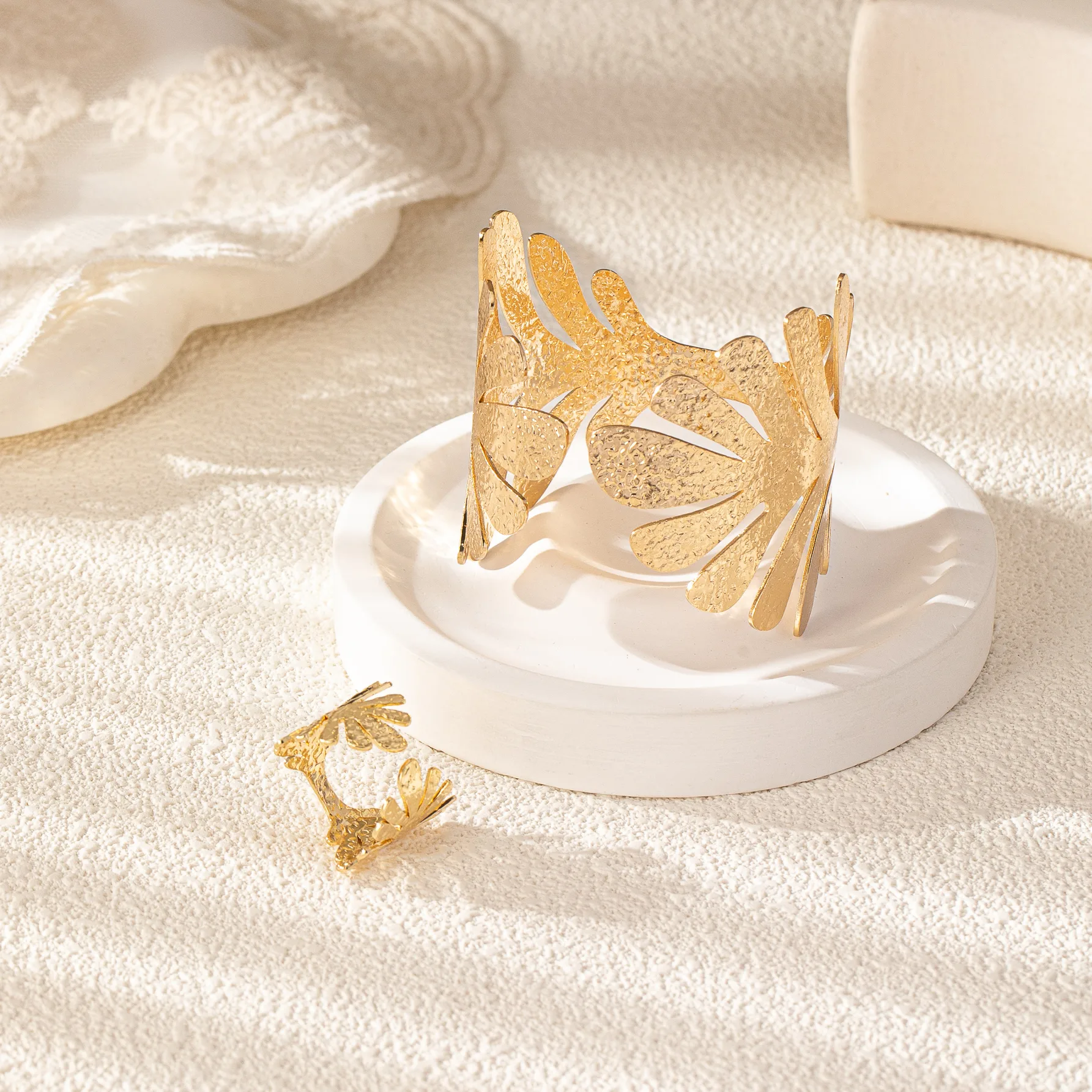 Glam Vacation Romantic Leaf Leaves 14K Gold Plated Alloy Wholesale Rings Bracelets Jewelry Set display picture 3