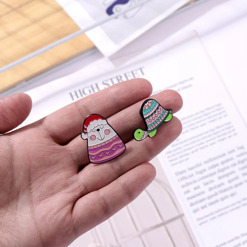 Cartoon Style Cute Cowboy Style Animal Alloy Stamping Stoving Varnish Plating Women's Brooches display picture 4