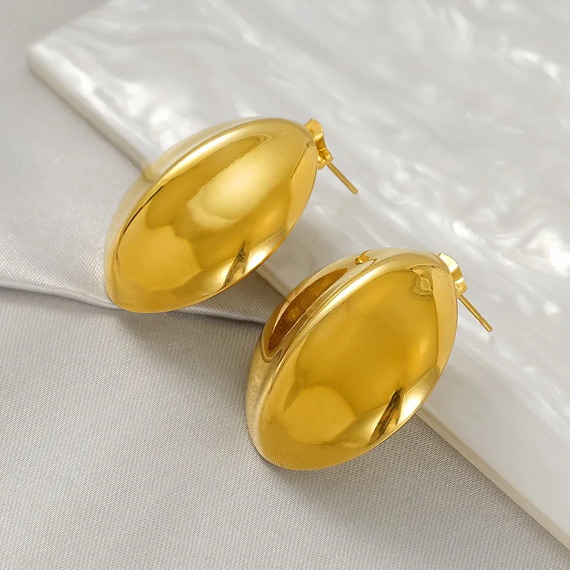 1 Piece Simple Style Classic Style Round Heart Shape Plating 304 Stainless Steel 18K Gold Plated Ear Studs display picture 6