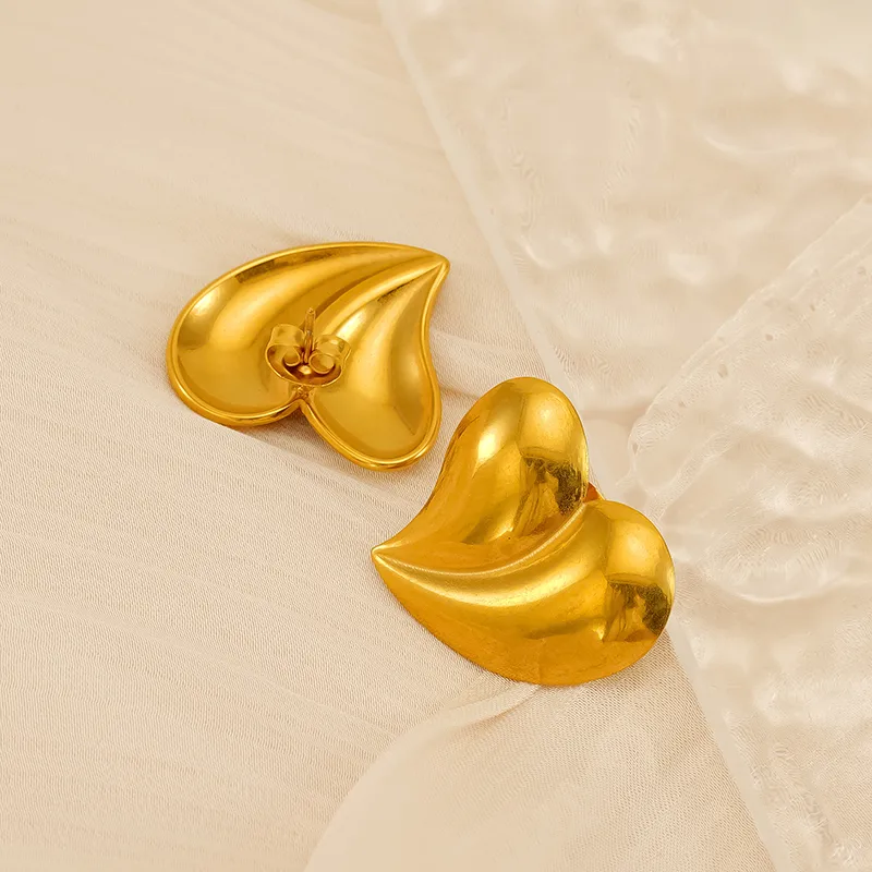 1 Piece Simple Style Classic Style Round Heart Shape Plating 304 Stainless Steel 18K Gold Plated Ear Studs display picture 11