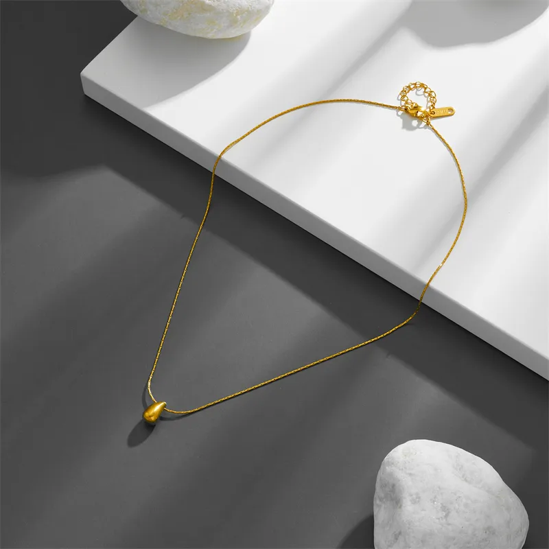 304 Stainless Steel Titanium Steel 18K Gold Plated Simple Style Plating Water Droplets Pendant Necklace display picture 2