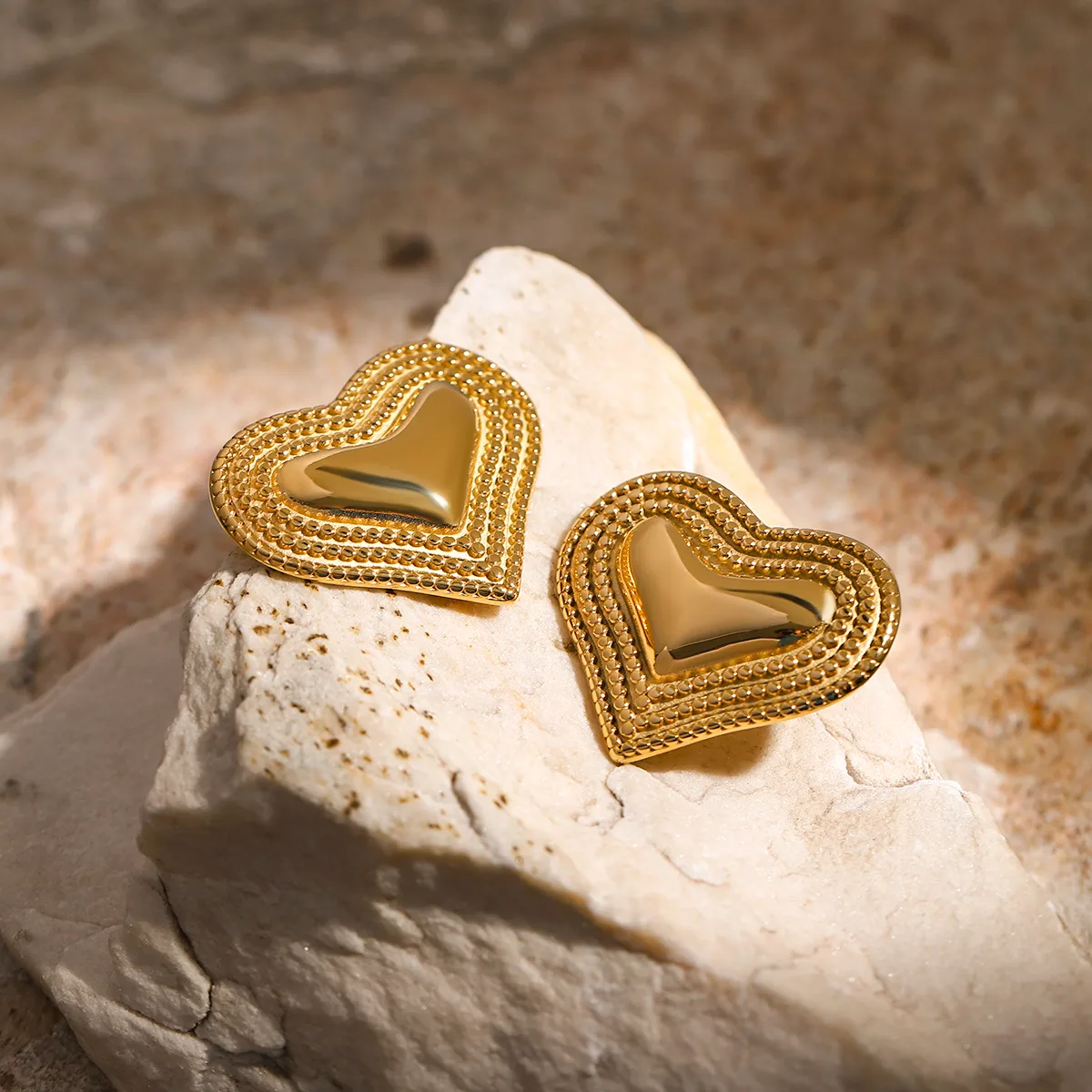 1 Pair Simple Style Classic Style Heart Shape Plating 316 Stainless Steel  18K Gold Plated Ear Studs display picture 2