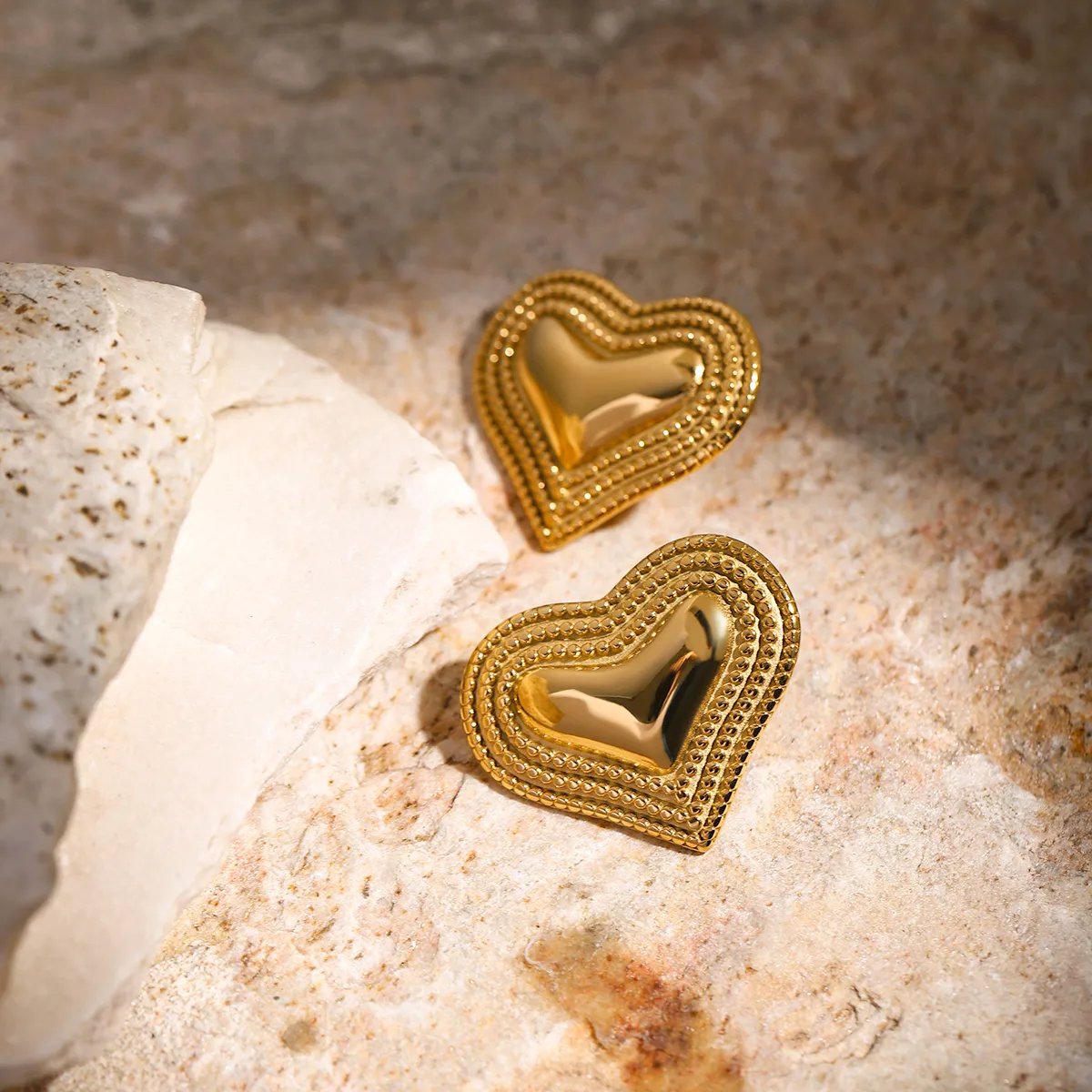 1 Pair Simple Style Classic Style Heart Shape Plating 316 Stainless Steel  18K Gold Plated Ear Studs display picture 3