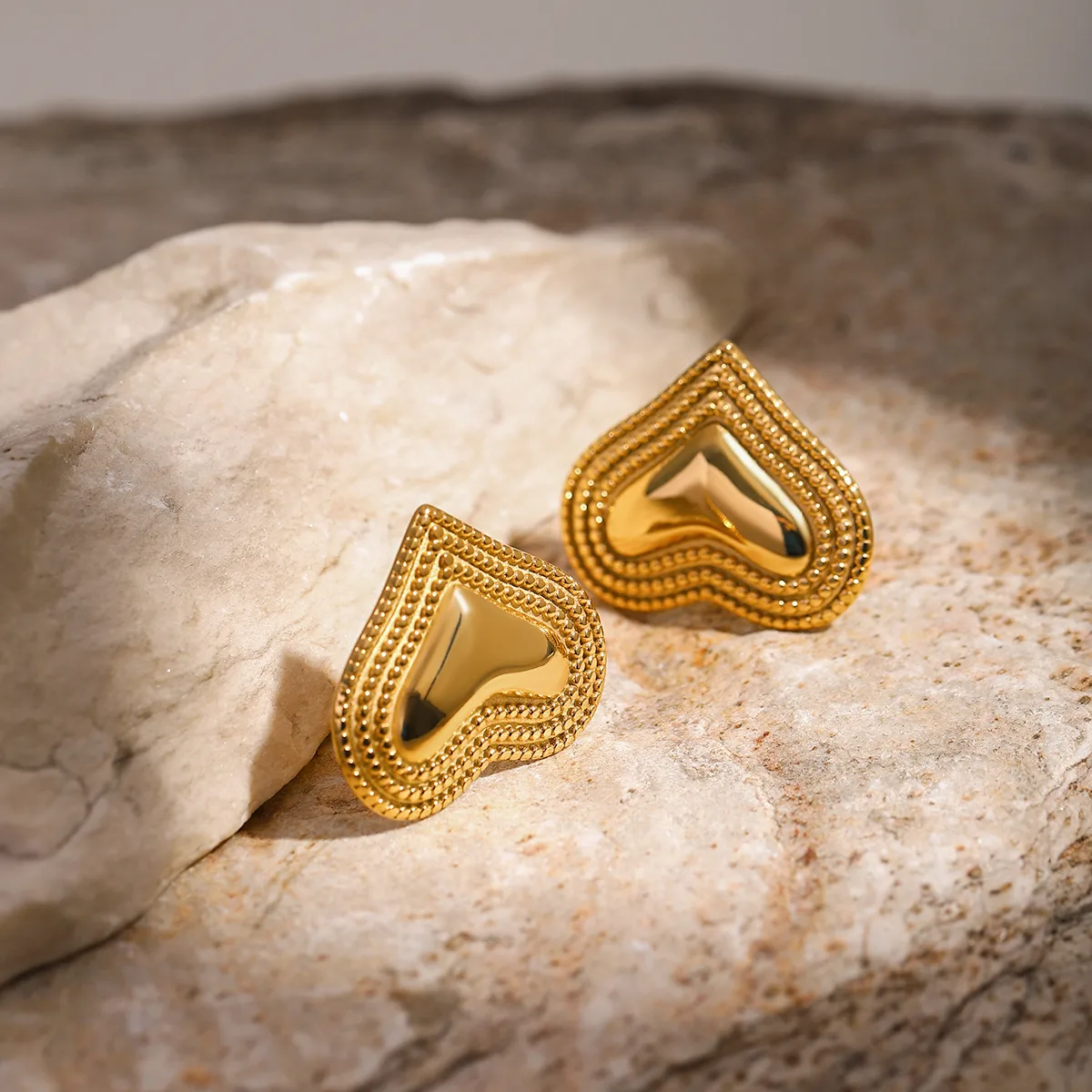1 Pair Simple Style Classic Style Heart Shape Plating 316 Stainless Steel  18K Gold Plated Ear Studs display picture 4