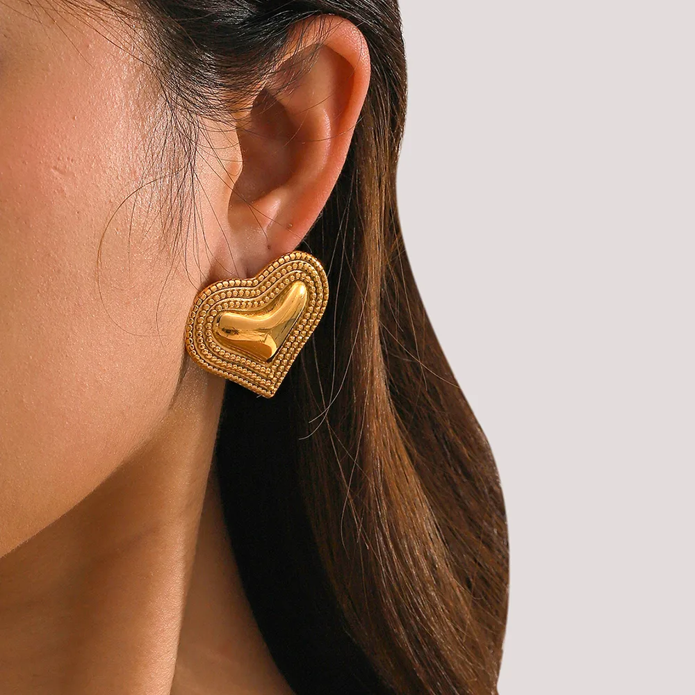 1 Pair Simple Style Classic Style Heart Shape Plating 316 Stainless Steel  18K Gold Plated Ear Studs display picture 7