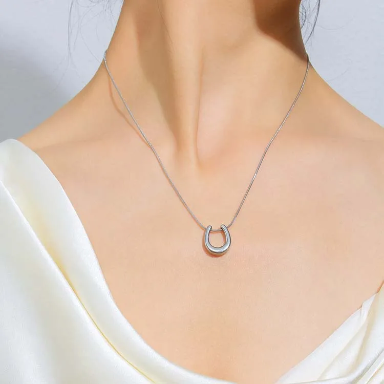 304 Stainless Steel 18K Gold Plated Elegant Simple Style U Shape Pendant Necklace display picture 3