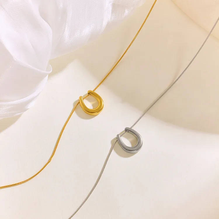 304 Stainless Steel 18K Gold Plated Elegant Simple Style U Shape Pendant Necklace display picture 1